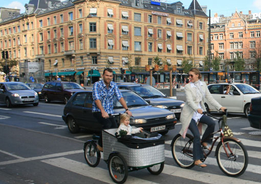 IMG_0502_kidbike_busy_street.jpg