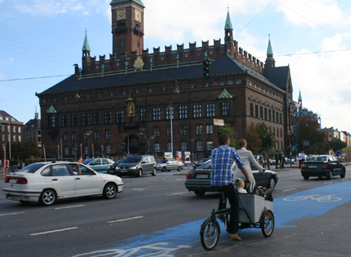 IMG_0504_kidbike_busy_street.jpg