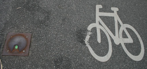 IMG_0217_bike_lane_green_light_closeup.jpg