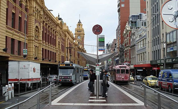 melbourne_tram_median.jpg