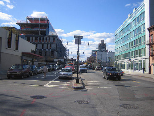 Myrtle_Avenue_Service_Road.jpg