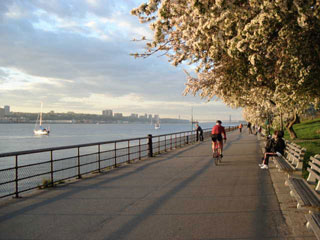 Hudson_bike_path.jpg