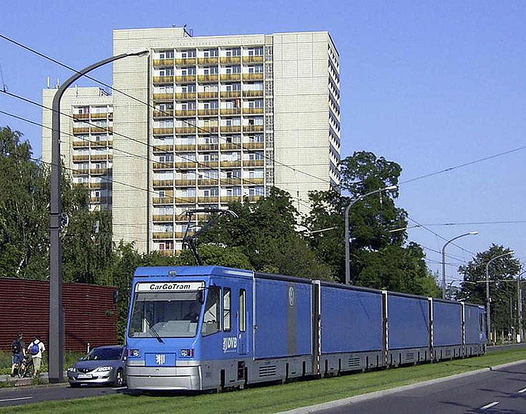 CarGoTram.jpg