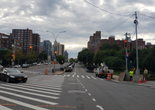 This block of Queens Boulevard in Forest Hills was supposed to have protected bike lanes by now. Jessame Hannus/Twitter