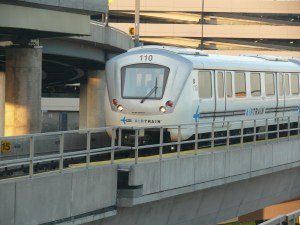 The AirTrain at JFK. The Port Authority raised the fare of the AirTrains at JFK and Newark in 2019, while car traffic to the airports face no tolls on access roads. Photo: Ad Meskens / Wikimedia Commons