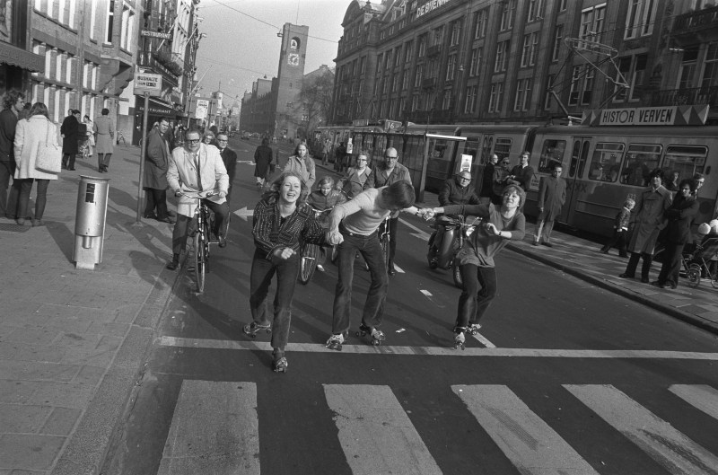 People enjoying street space during a "Car-Free Sunday" in the Netherlands, circa 1973. Could such a happy scene happen in New York City? Photo: Anefo/Nationaal Archief
