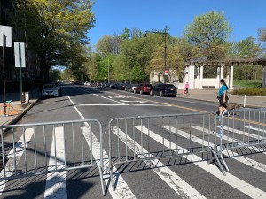 Here's the open street on Parkside Avenue near Ocean Avenue — run by city workers. Photo: Gersh Kuntzman