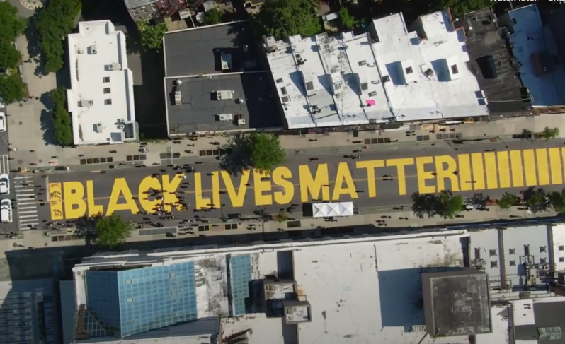 Mayor de Blasio moved quickly to protect the new Black Lives Matter mural in Bed-Stuy. Photo: Mingomatic via Gothamist