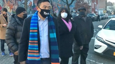 Andrew Yang tours Brownsville with Assembly Member Latrice Walker. Photo: Dave Colon