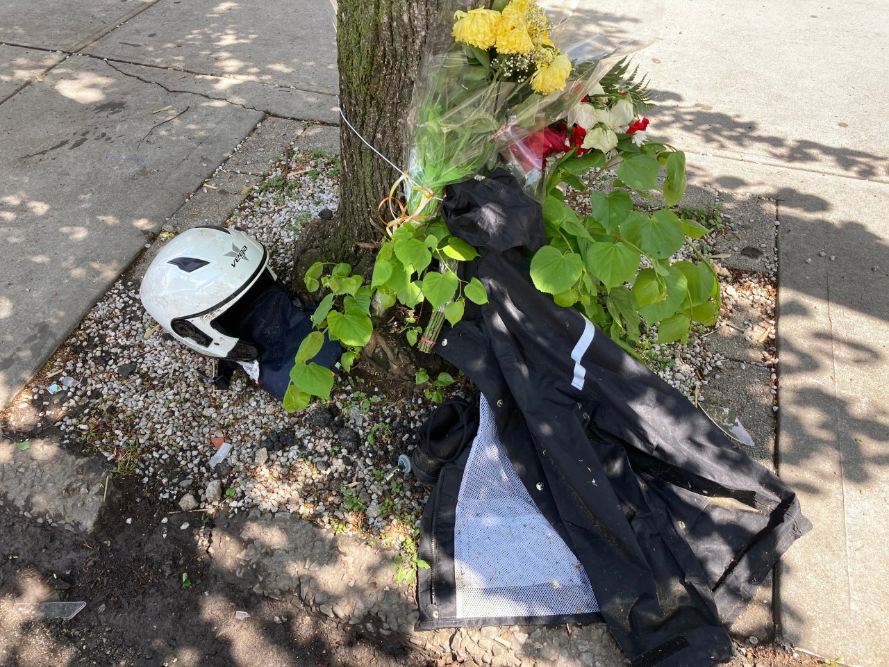 A makeshift memorial on 35th Street for Xing Long Lin. Photo: Julianne Cuba