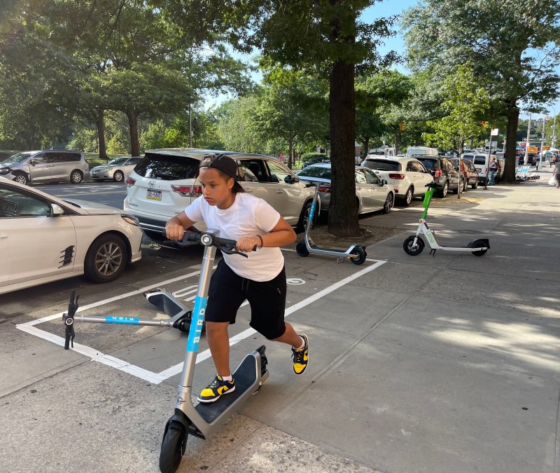 Bronxite riding down Pelham Parkway after unlocking at corral. Photo: Fiifi Frimpong