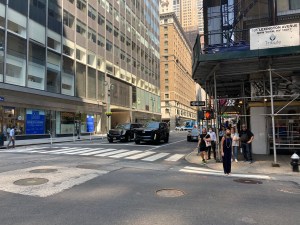 Cramped: pedestrians will get more room as part of a sidewalk expansion on Lexington Avenue between 42nd and 51st Streets. Photo: Julianne Cuba