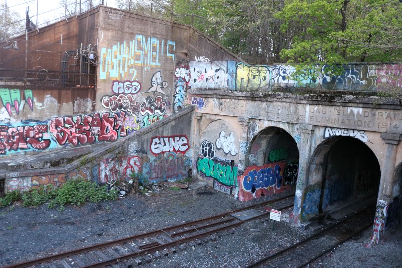 An underused train line in Bay Ridge runs through Brooklyn to Long Island City. Could it form part of an inter-borough bike highway? Photo: Courtesy the authors
