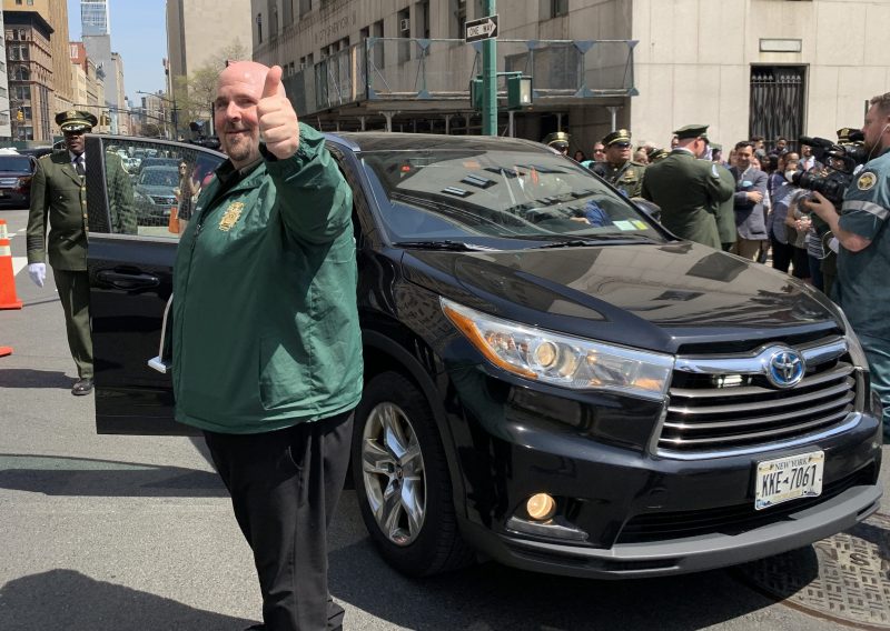 Driving off into the sunset: Sanitation Commissioner Ed Grayson hung it up after 23 years. Photo: Gersh Kuntzman