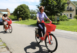 Former DOT Commissioner Polly Trottenberg often rode a bike. But most women do not. File art
