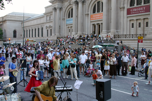 Museum_Mile_5th_Ave_NYC_ek_jun06_1.jpg